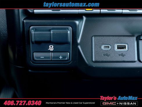 Used 2021 GMC Sierra 1500 4x4 Crew Cab w/ Sierra Value Package image 19
