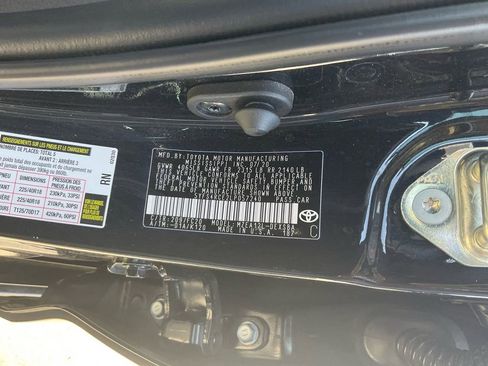 Used 2020 Toyota Corolla SE image 38