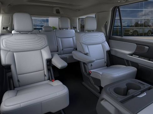 New 2026 Ford Expedition Platinum w/ Platinum Ultimate Package AWD/4WD image 11