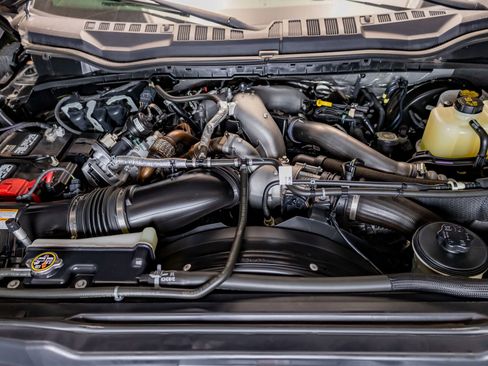 Used 2022 Ford F250 Lariat w/ Tremor Off-Road Package image 34