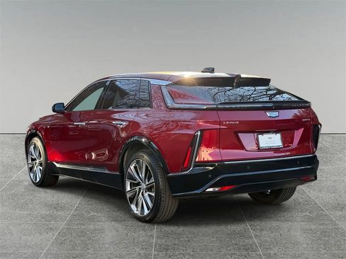 Used 2025 Cadillac Lyriq Luxury w/ LPO, Floor Liner Package image 12