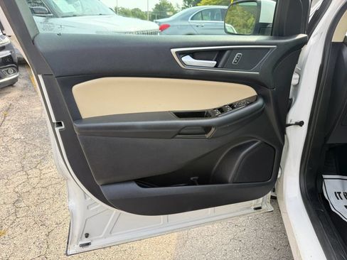 Used 2019 Ford Edge SEL w/ Cold Weather Package AWD/4WD image 9