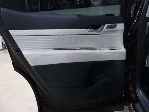 Used 2024 Hyundai Palisade Calligraphy image 19