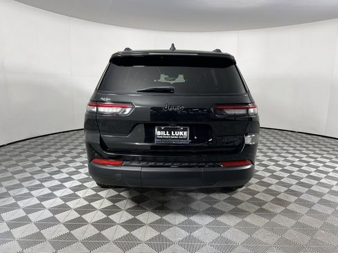 Used 2024 Jeep Grand Cherokee L Limited w/ Black Appearance Package image 8