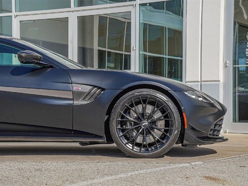 Used 2023 Aston Martin V8 Vantage Coupe image 10