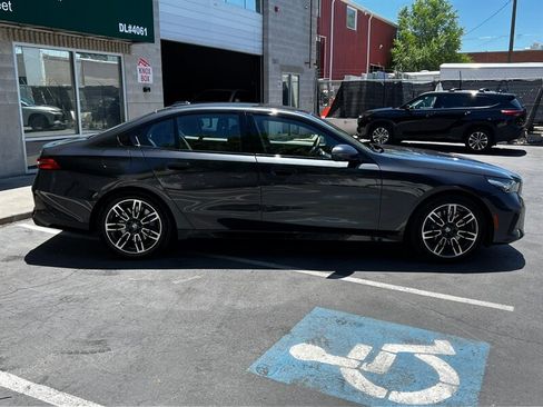 Used 2026 BMW 530i xDrive w/ M Sport Package AWD/4WD image 8