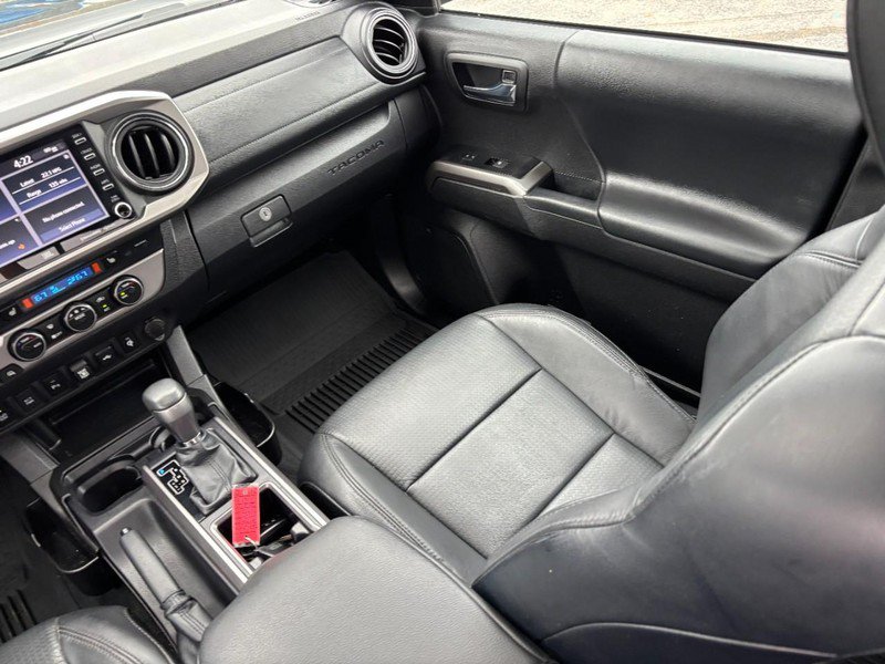 Used 2022 Toyota Tacoma Limited AWD/4WD image 16