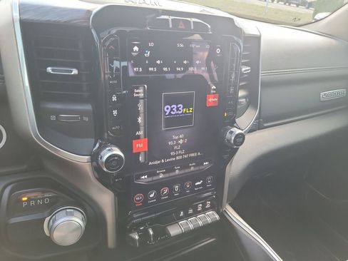 Used 2020 RAM 1500 Laramie RWD image 28