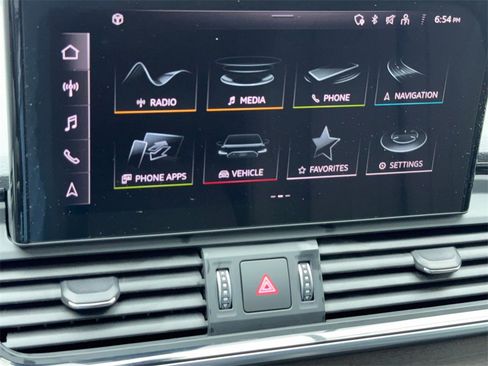 Used 2022 Audi Q5 2.0T Premium image 24