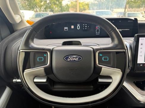 Used 2025 Ford Expedition Max Platinum w/ Driver's Package AWD/4WD image 20