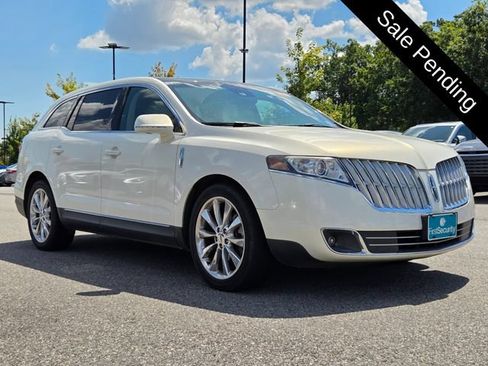 Used 2012 Lincoln MKT AWD image 7