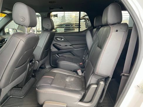 Used 2023 Chevrolet Traverse RS image 18
