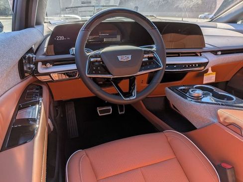 New 2026 Cadillac Optiq Luxury 2 image 26