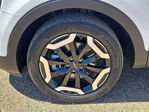 Used 2025 Kia Telluride S image 10