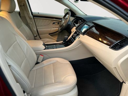 Used 2019 Ford Taurus Limited FWD image 30