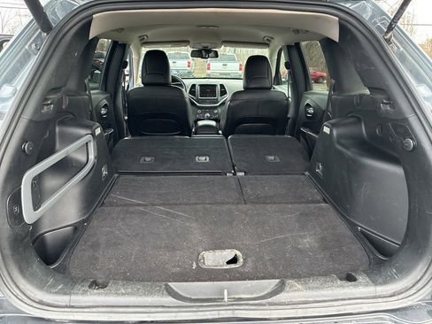 Used 2015 Jeep Cherokee Trailhawk w/ Comfort/Convenience Group image 29