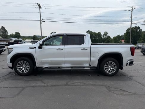 Used 2023 GMC Sierra 1500 Denali AWD/4WD image 3