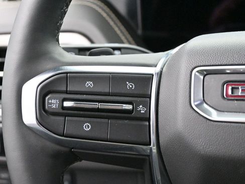 Used 2025 GMC Yukon Elevation image 21