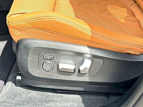 New 2026 BMW X5 sDrive40i w/ Premium Package RWD image 12