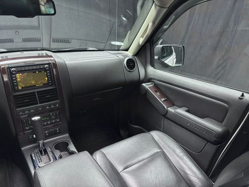 Used 2010 Ford Explorer Limited AWD/4WD image 38