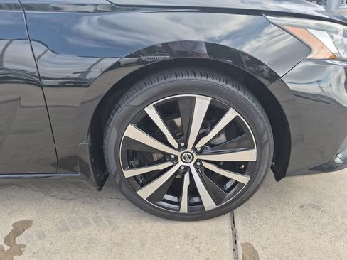 Used 2020 Nissan Altima 2.5 SR FWD image 10