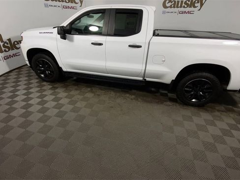 Used 2019 Chevrolet Silverado 1500 Custom w/ Custom Convenience Package image 5