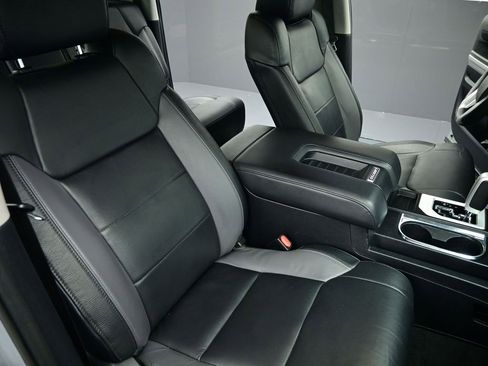 Used 2019 Toyota Tundra Limited w/ Limited Premium Package image 28