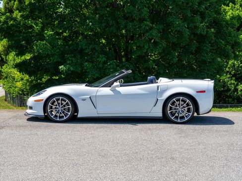 Used 2013 Chevrolet Corvette 427 w/ 1SC Preferred Equipment Group RWD image 4