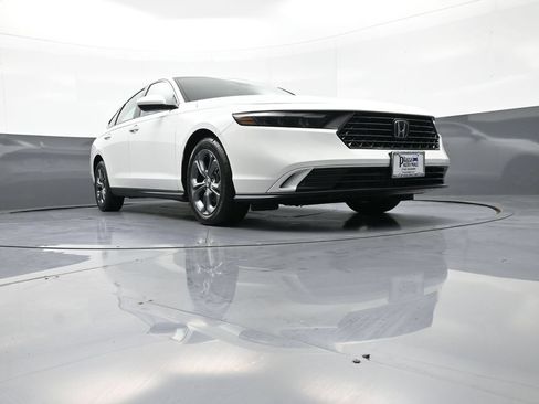 Used 2023 Honda Accord EX image 28