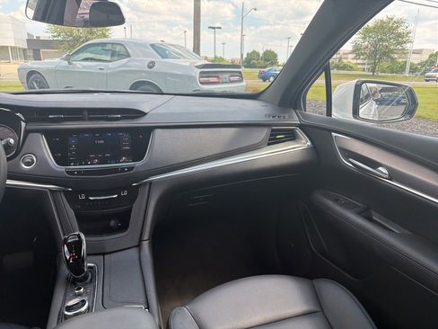 Used 2024 Cadillac XT5 Luxury AWD/4WD image 13