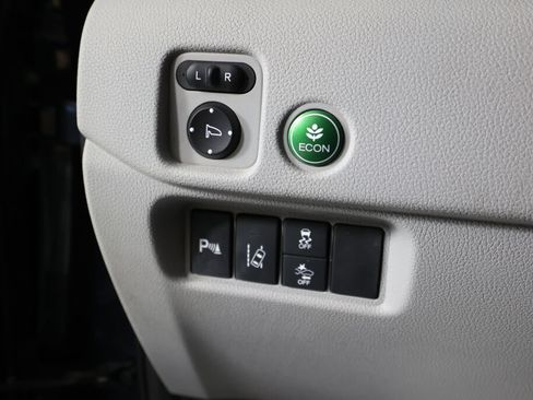 Used 2016 Honda Pilot Touring image 34