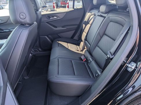 New 2026 Chevrolet Equinox LT image 17