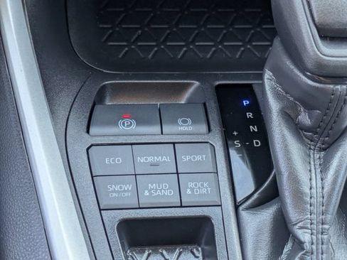 Certified 2025 Toyota RAV4 LE AWD/4WD image 16