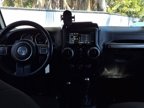 Used 2015 Jeep Wrangler Unlimited Sport w/ Quick Order Package 24S AWD/4WD image 15