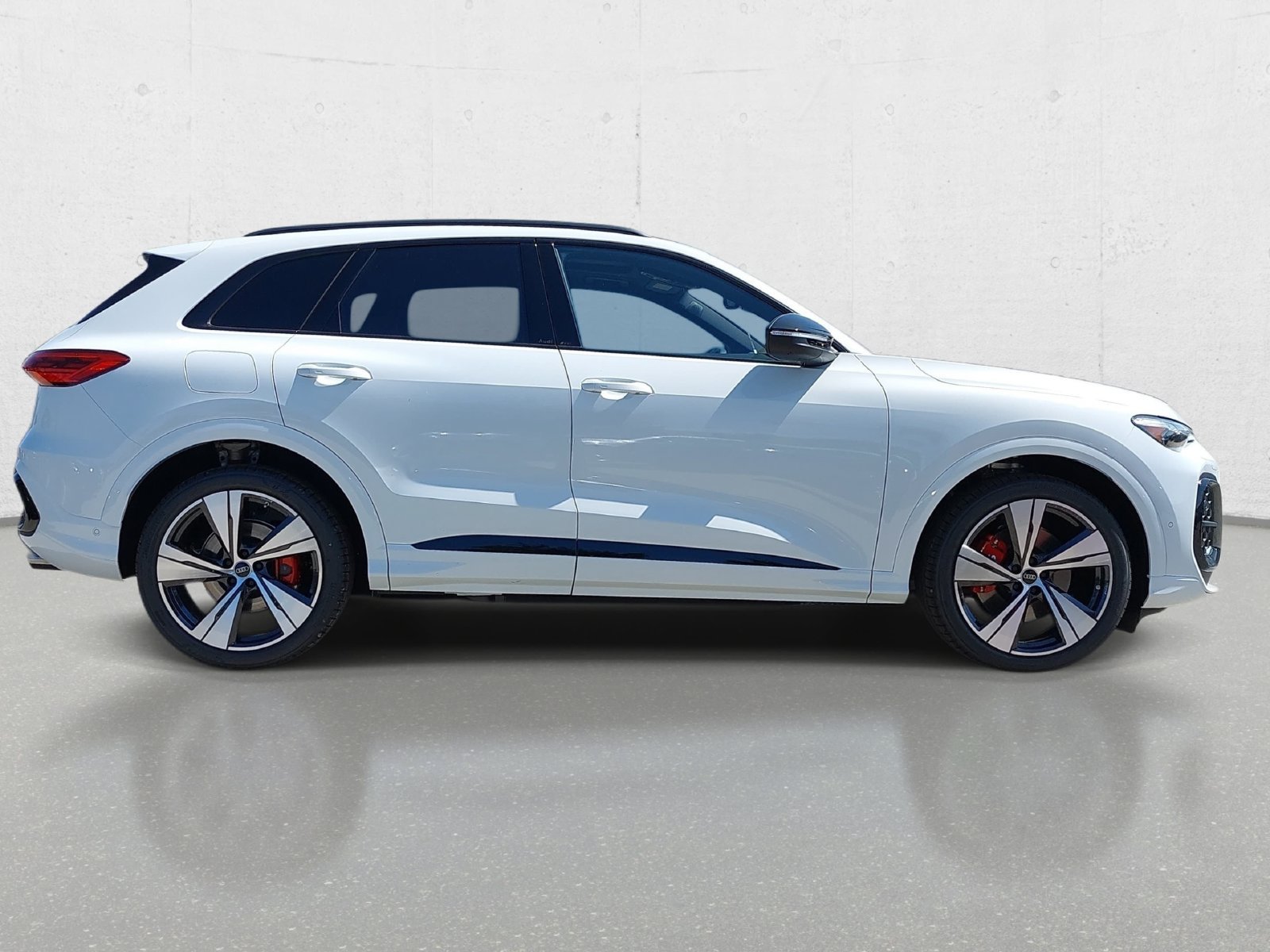 New 2026 Audi SQ5 Premium Plus AWD/4WD image 4