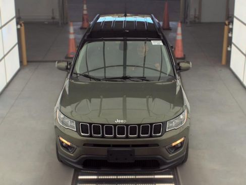 Used 2020 Jeep Compass Latitude w/ Cold Weather Group AWD/4WD image 2
