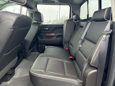 Used 2018 Chevrolet Silverado 2500 High Country image 36