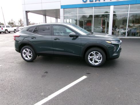 New 2026 Chevrolet Trax LS w/ LS Convenience Package image 1