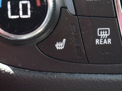 Used 2022 Chevrolet Equinox LT FWD image 38