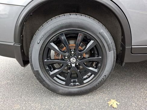 Used 2018 Nissan Rogue SV image 9