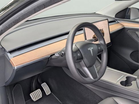 Used 2024 Tesla Model Y Performance AWD/4WD image 11