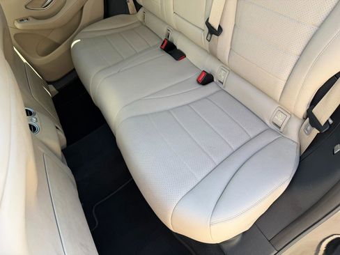 Used 2016 Mercedes-Benz GLC 300 4MATIC image 42