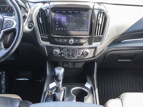 Used 2021 Chevrolet Traverse RS FWD image 13