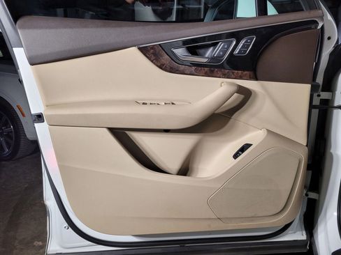 Used 2017 Audi Q7 3.0T Premium image 17