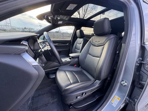 Certified 2025 Cadillac XT6 Premium Luxury image 5