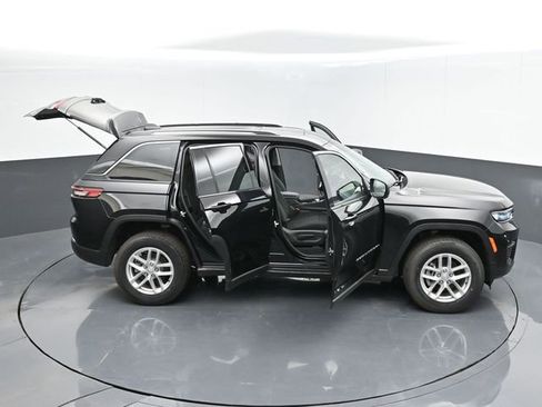 Used 2024 Jeep Grand Cherokee Laredo X AWD/4WD image 54