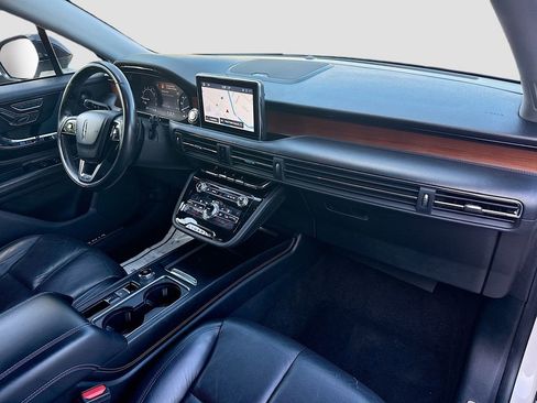 Used 2020 Lincoln Corsair Reserve image 32