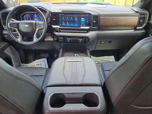 Certified 2024 Chevrolet Silverado 2500 High Country w/ High Country Premium Package AWD/4WD image 12