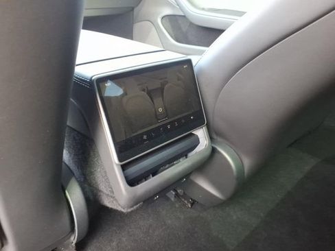 Used 2025 Tesla Model 3 RWD image 8