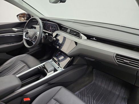 Used 2024 Audi Q8 e-tron Premium Plus w/ Premium Plus Package AWD/4WD image 30
